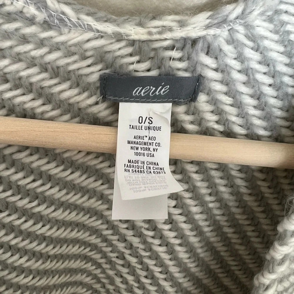 Aerie • Knit Striped Shawl - Picture 4 of 7